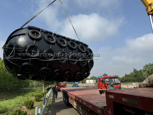 Łódź Łatwe instalowanie Pneumatyczny gumowy fender ISO17357 Standard