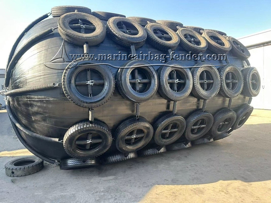 Wysokiej wytrzymałości pneumatyczny gumowy fender z łatwą instalacją