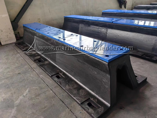 Czarny Fender Gumowy typu V