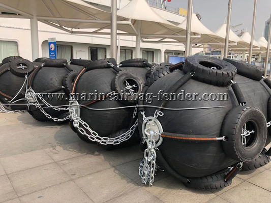1.2m x 2m Pneumatyczny gumowy fender Yokohama Typ Statek nafilowy